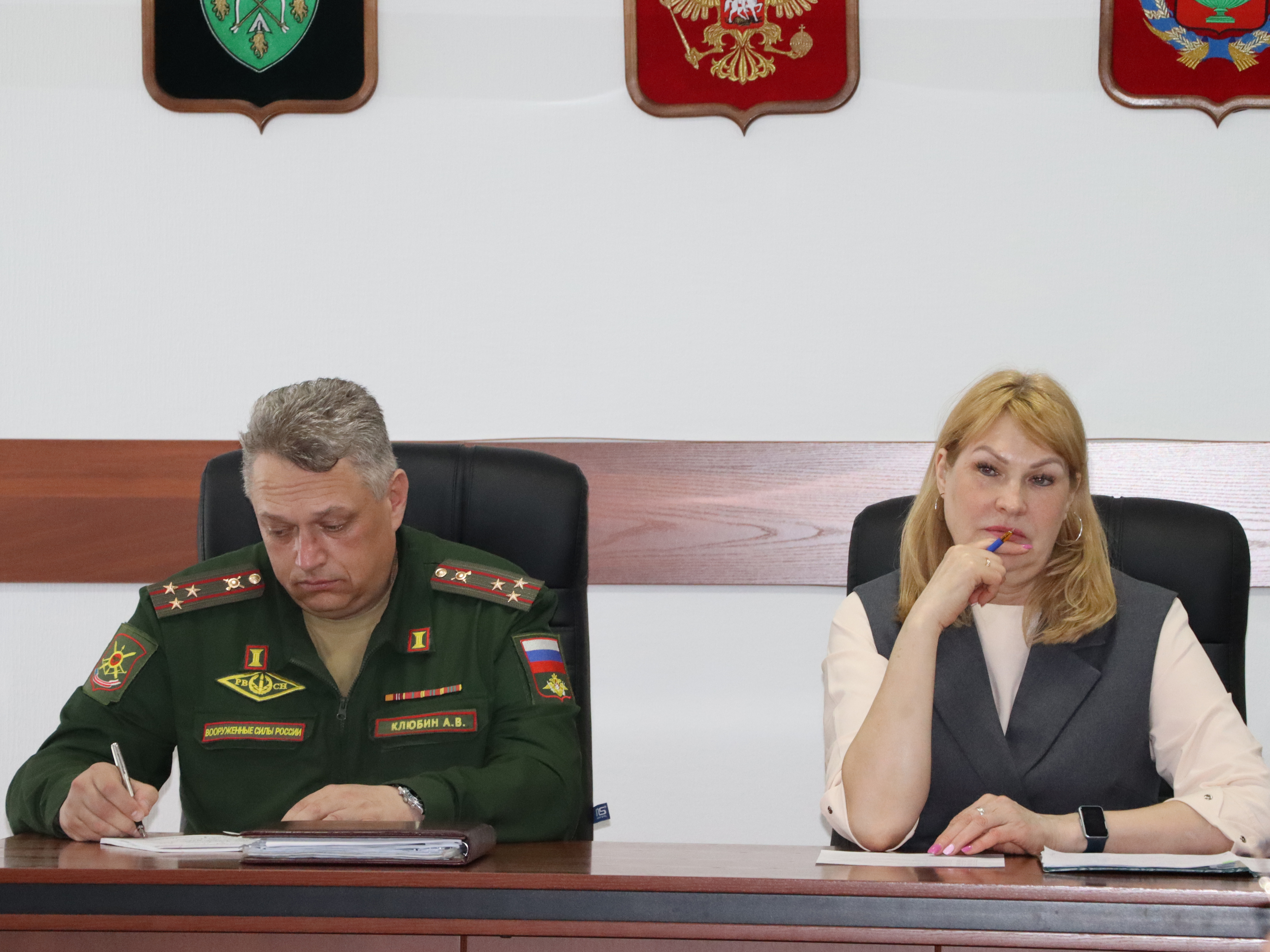 ВСЕГО ОДИН ВОПРОС, ЗАТО КАКОЙ!.