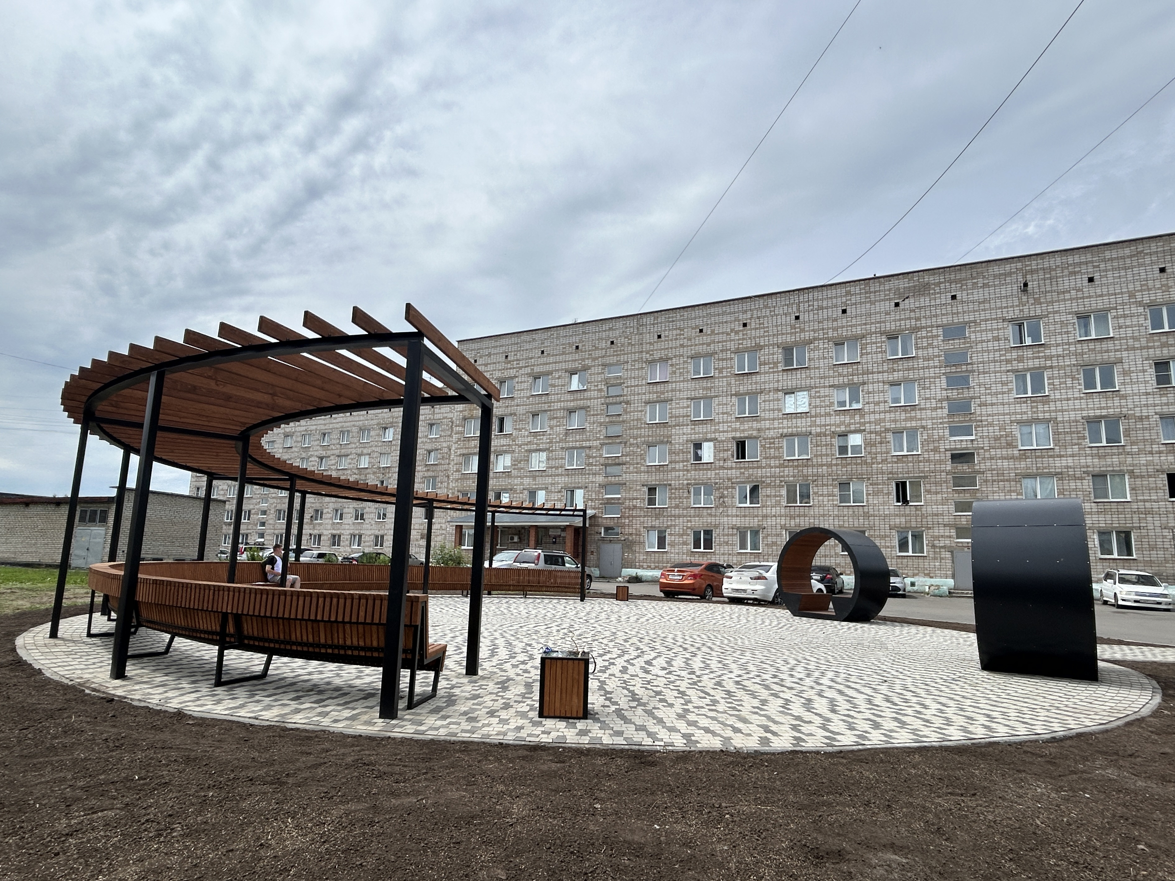 АТМОСФЕРНОСТЬ ДВУХ НОВЫХ ОБЪЕКТОВ.